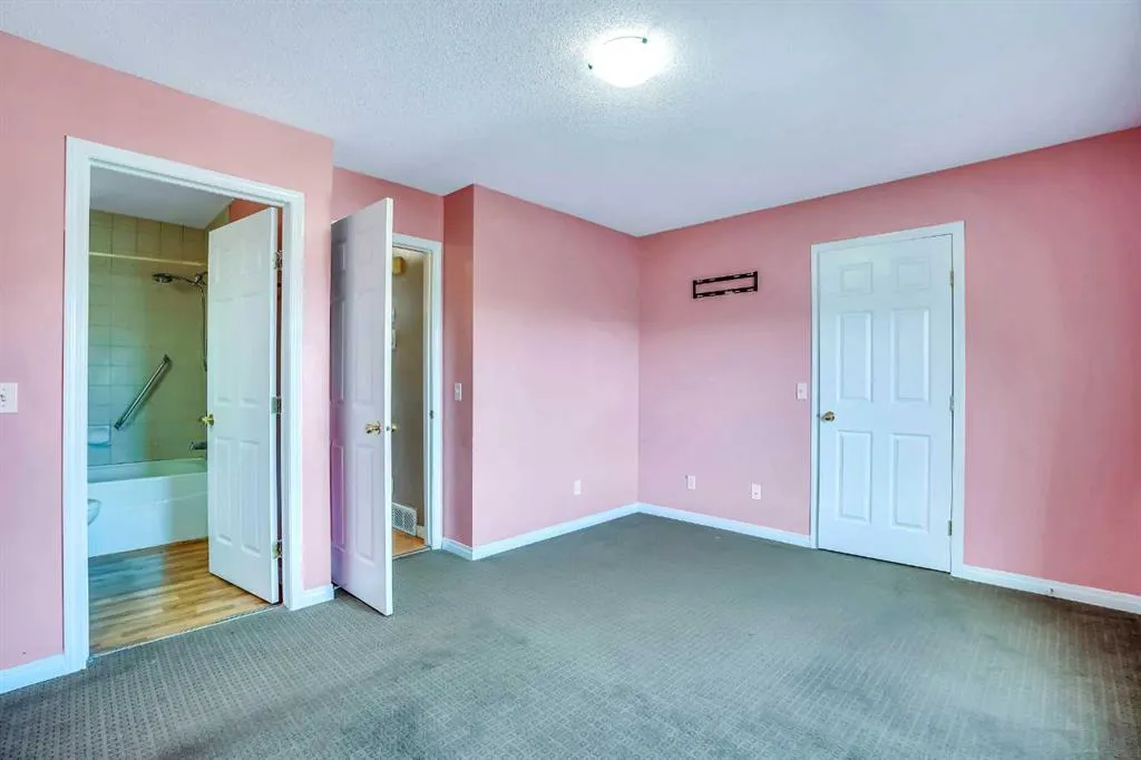 54 Taracove Road NE