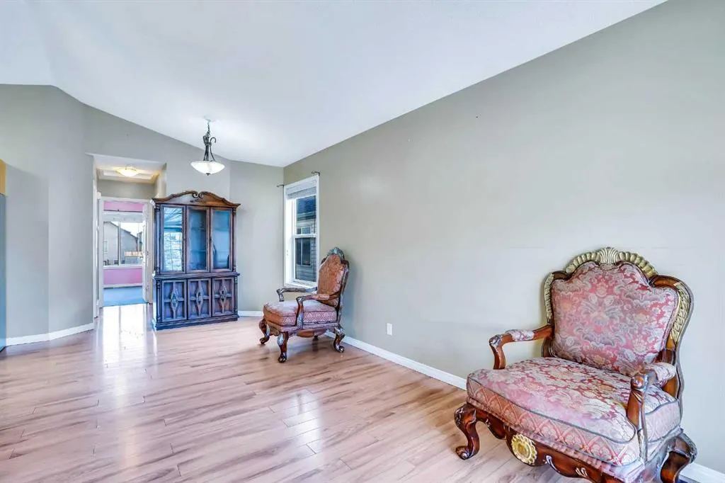 54 Taracove Road NE
