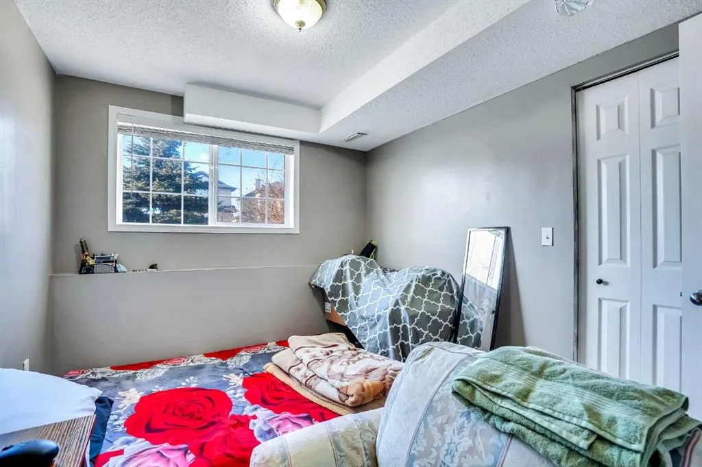 54 Taracove Road NE