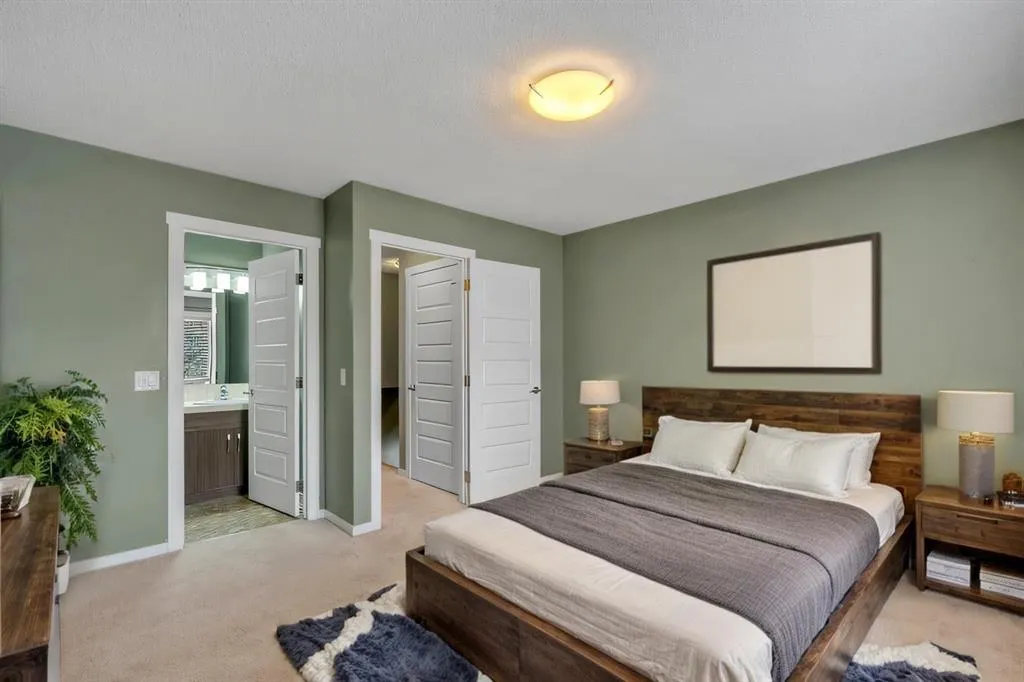 537 Mckenzie Towne Close SE