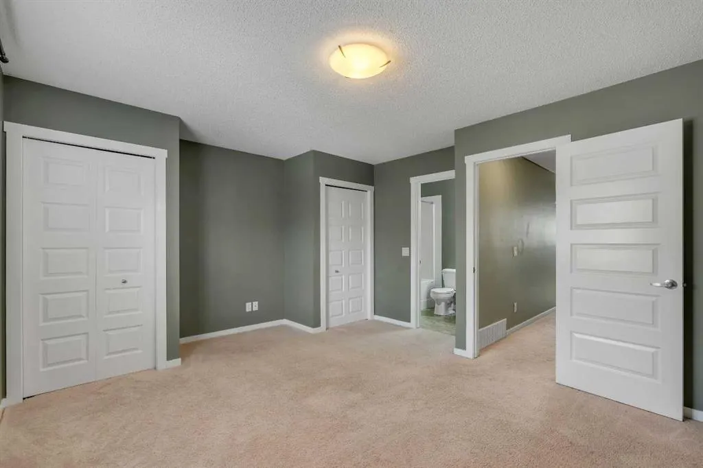 537 Mckenzie Towne Close SE