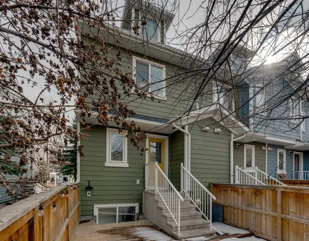 537 Mckenzie Towne Close SE