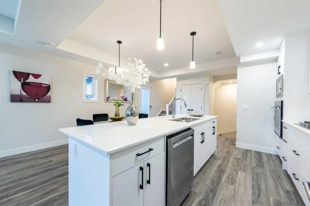 2635 1 Avenue NW, #2