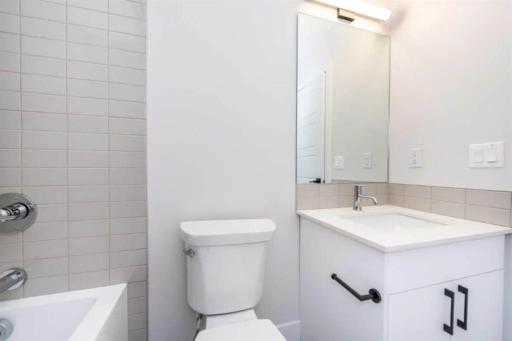 2635 1 Avenue NW, #2