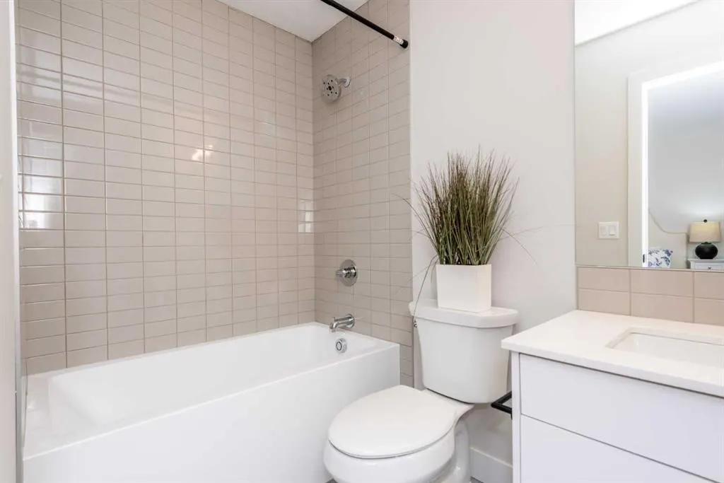2635 1 Avenue NW, #2