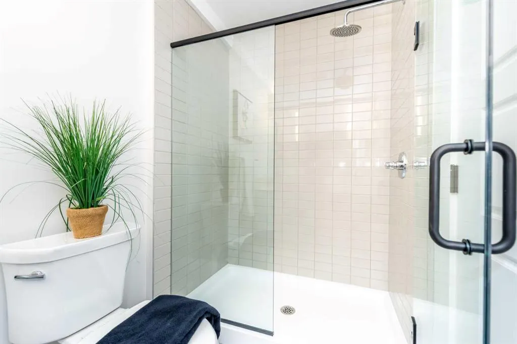 2635 1 Avenue NW, #2