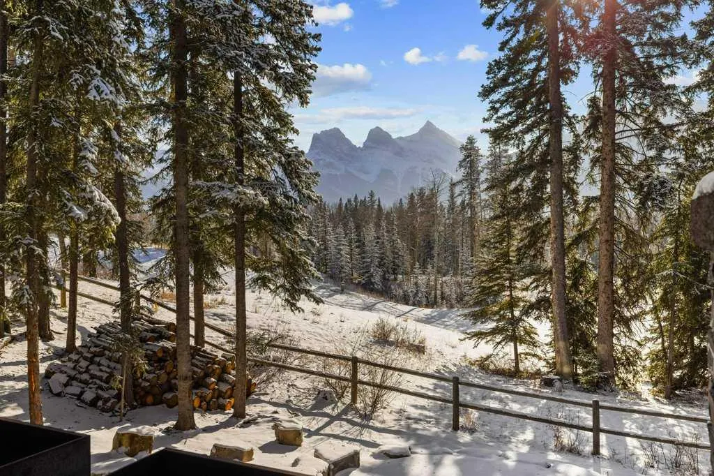 137 Silvertip Ridge