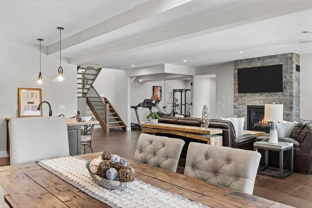 137 Silvertip Ridge