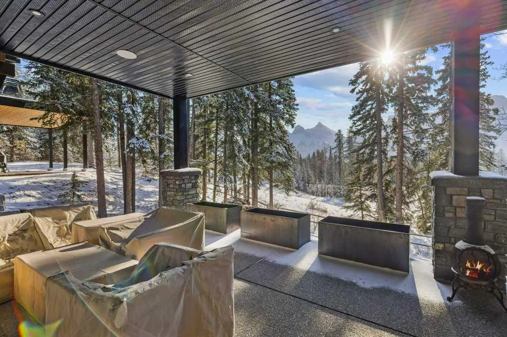 137 Silvertip Ridge