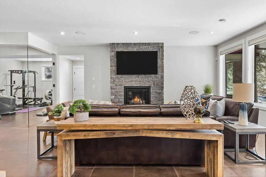 137 Silvertip Ridge