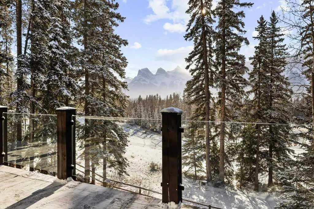 137 Silvertip Ridge
