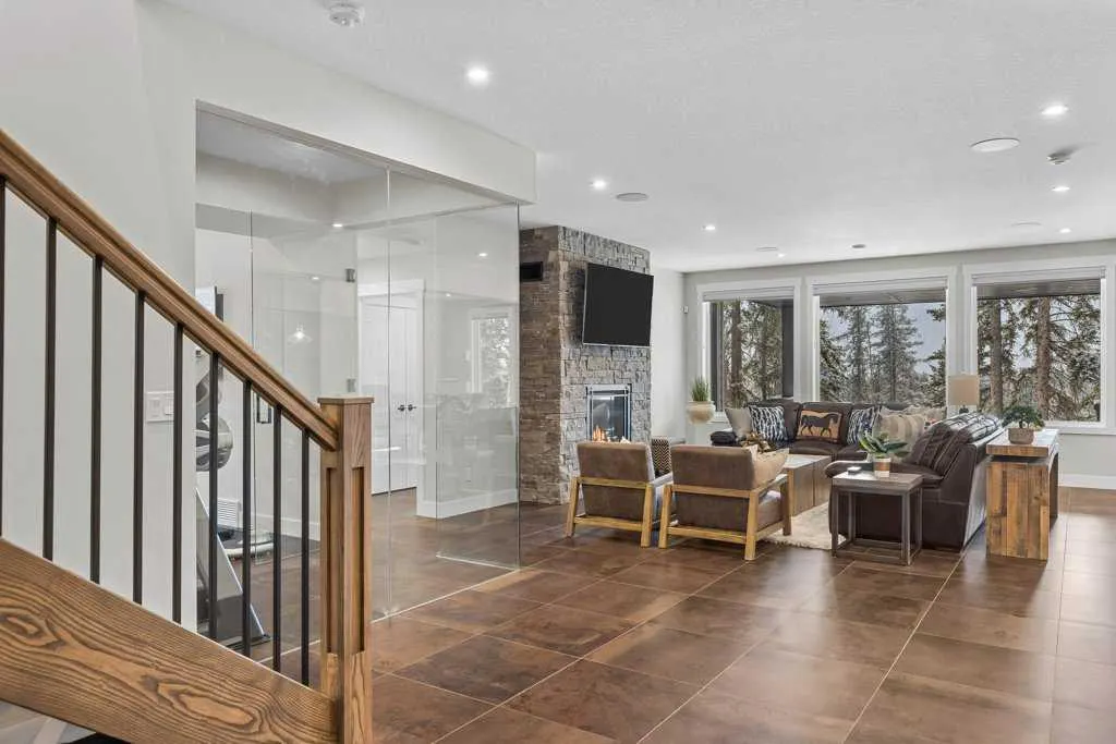 137 Silvertip Ridge