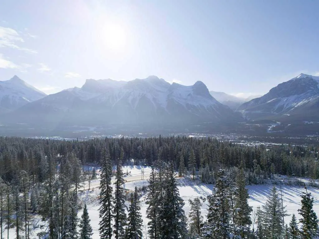 137 Silvertip Ridge