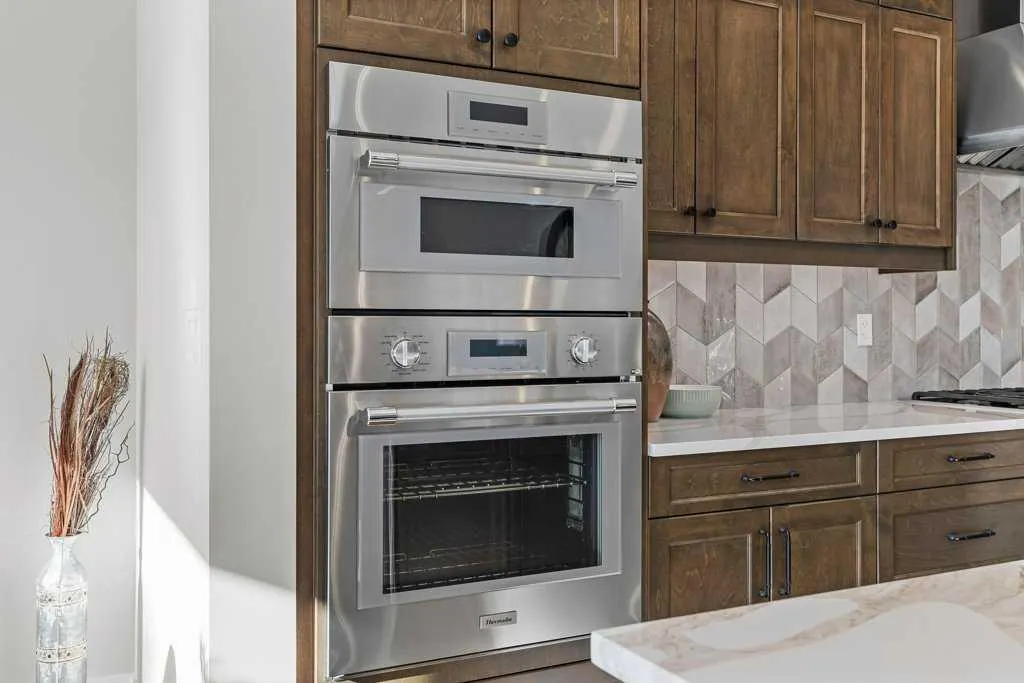 137 Silvertip Ridge