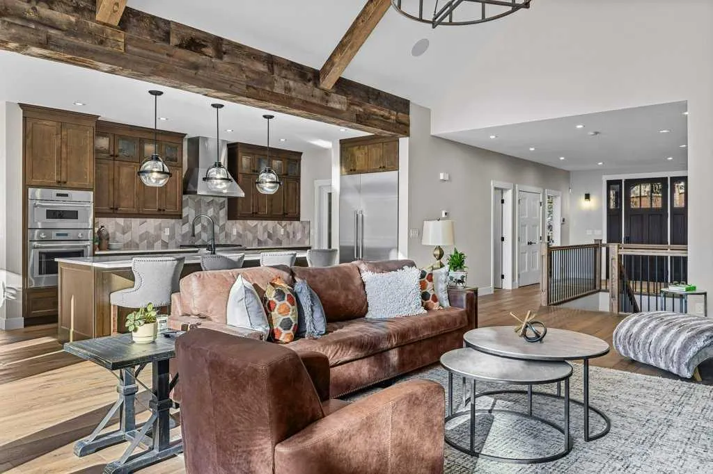 137 Silvertip Ridge