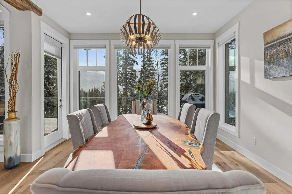 137 Silvertip Ridge