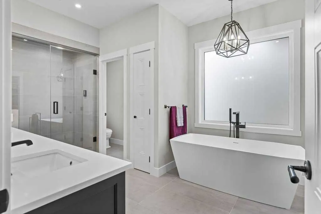 137 Silvertip Ridge