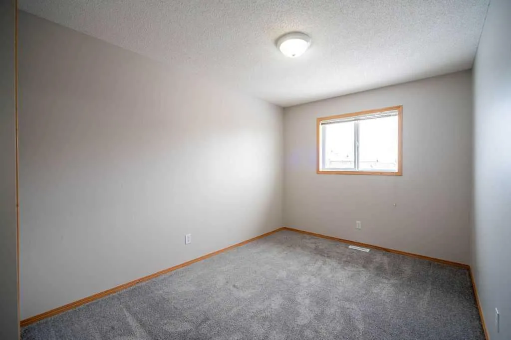 14 Taralea Bay NE
