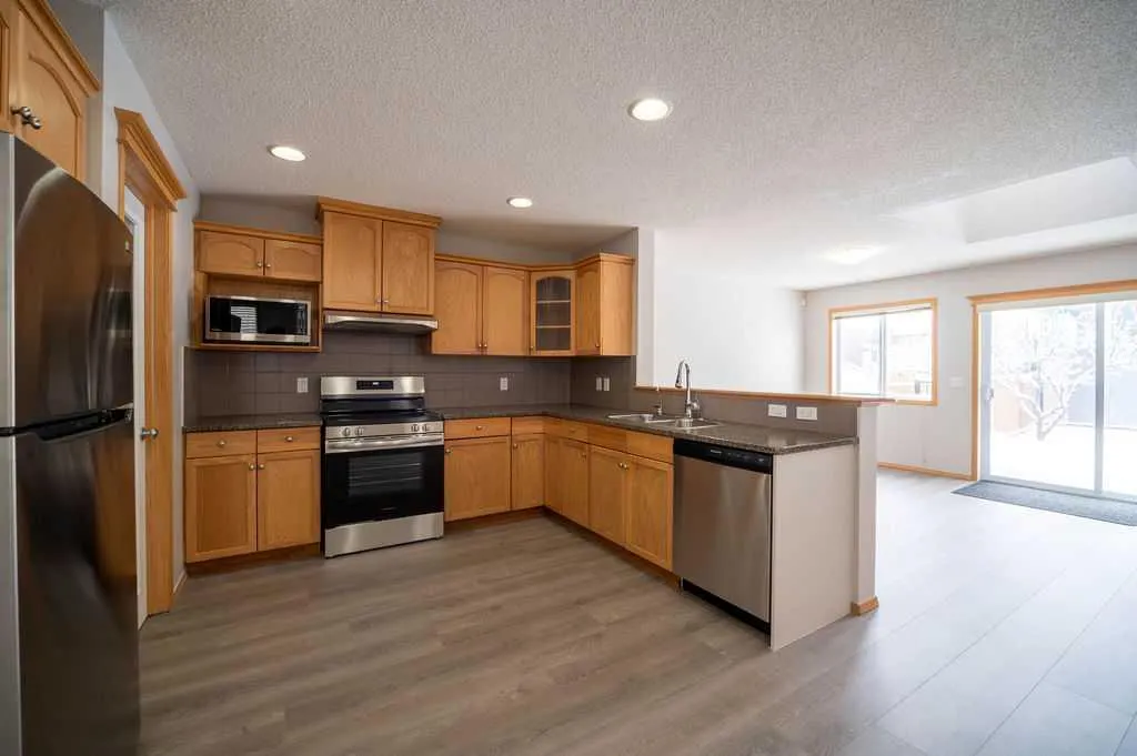 14 Taralea Bay NE