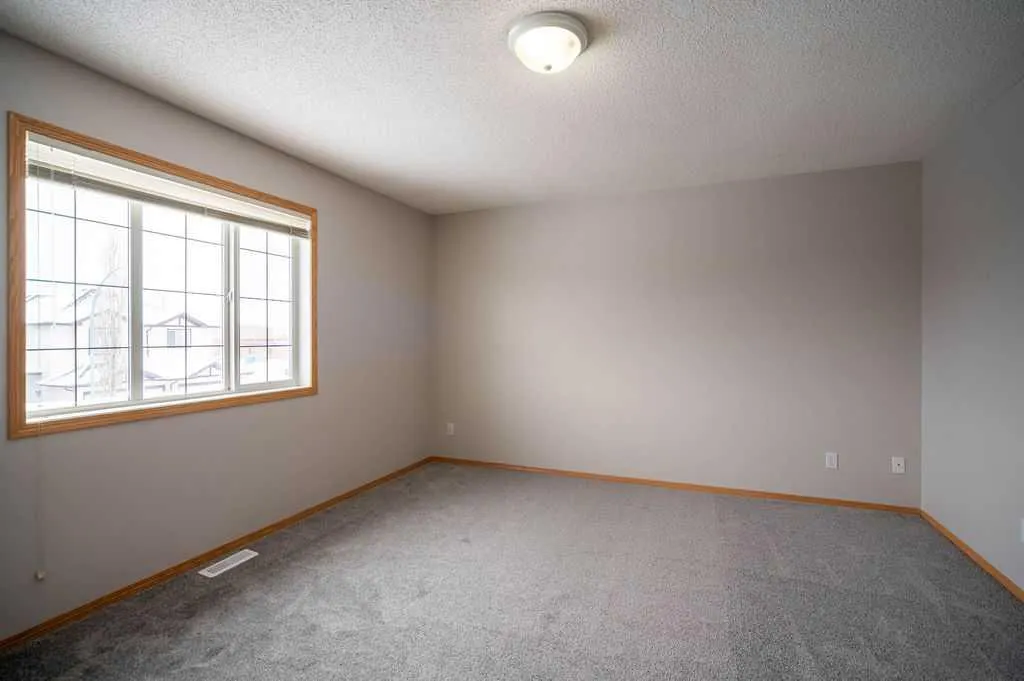14 Taralea Bay NE