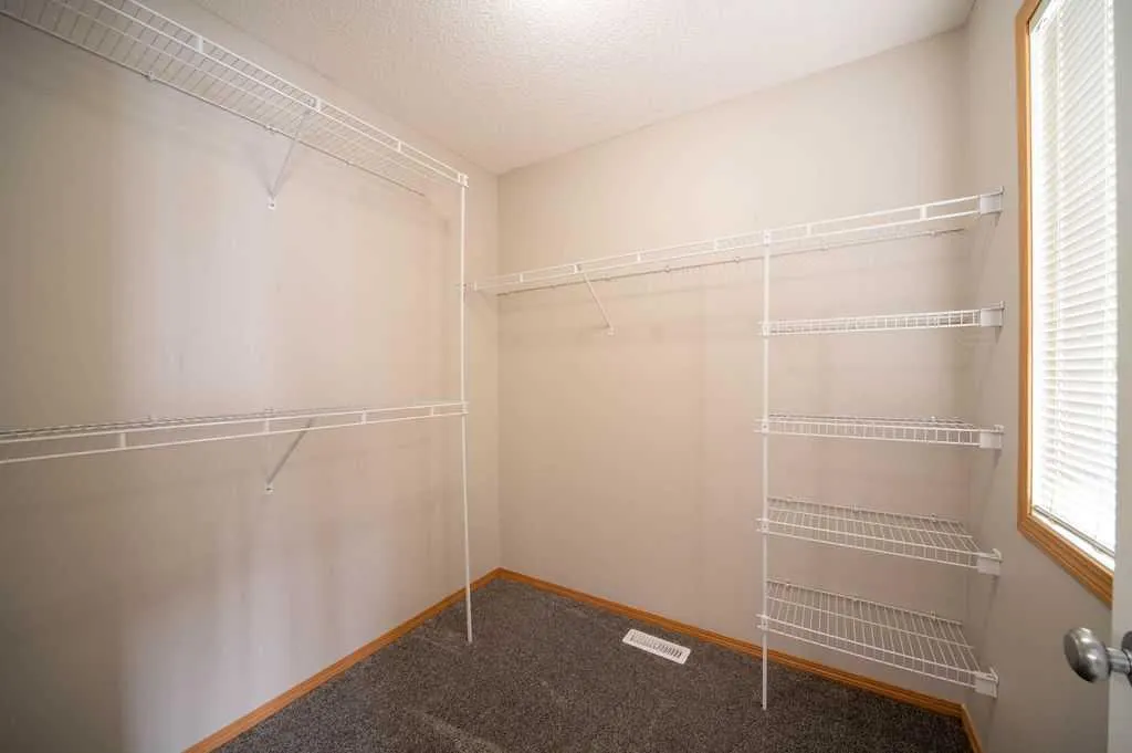 14 Taralea Bay NE