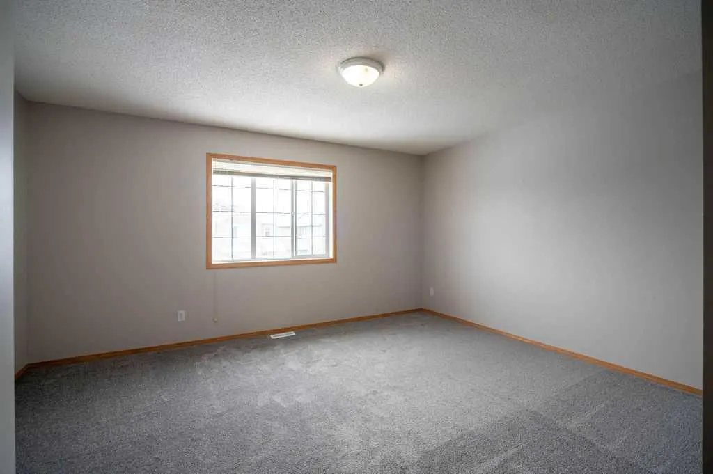 14 Taralea Bay NE