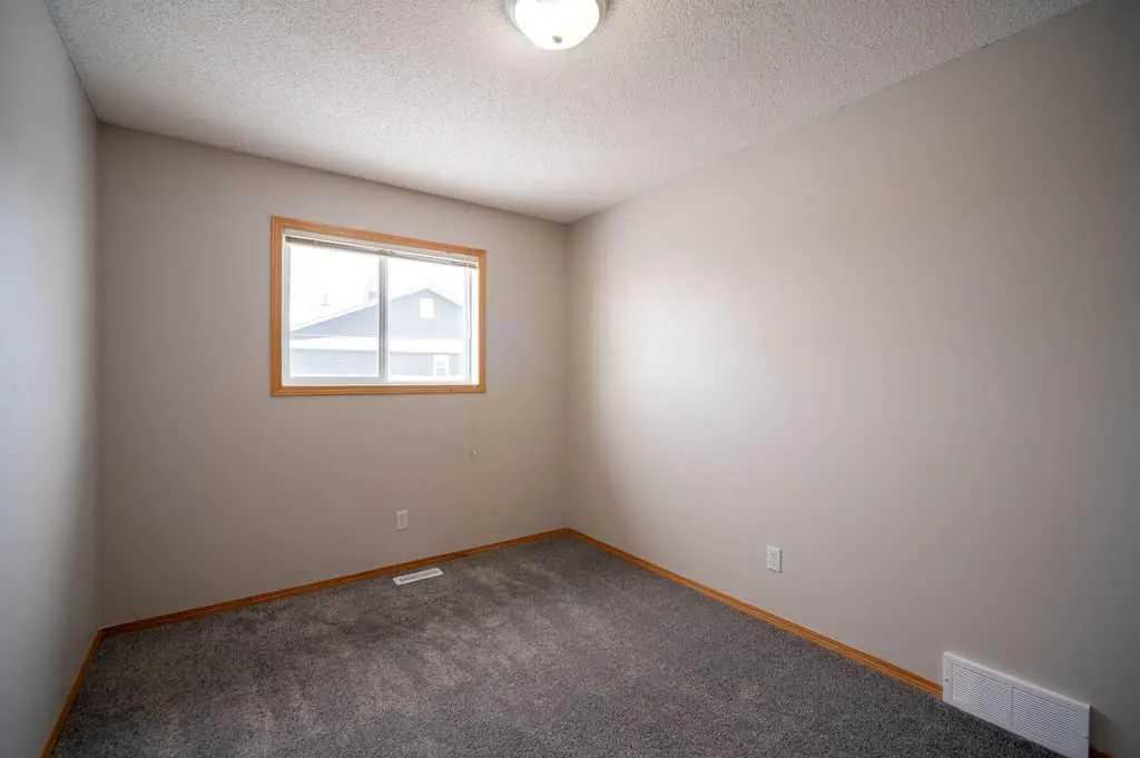 14 Taralea Bay NE