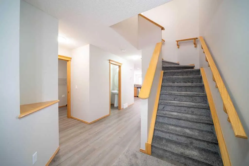 14 Taralea Bay NE