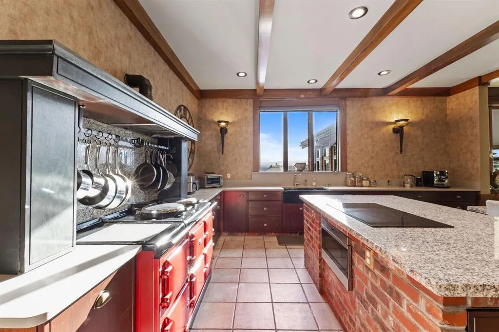 290142 Parkins Road W, #100