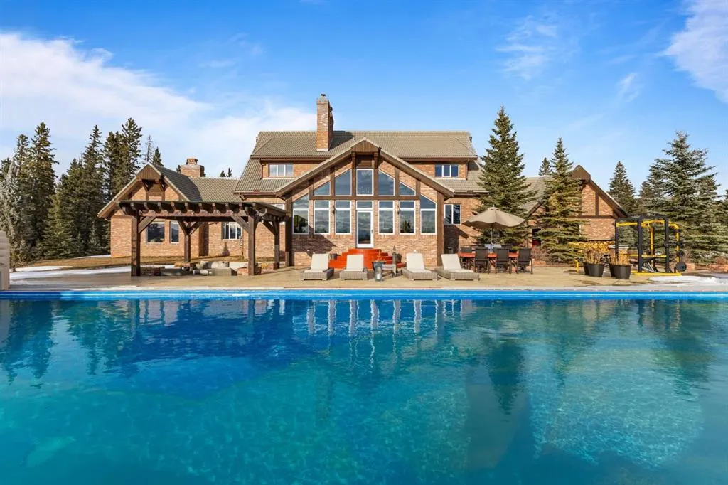 290142 Parkins Road W, #100