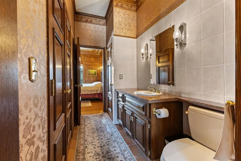 290142 Parkins Road W, #100
