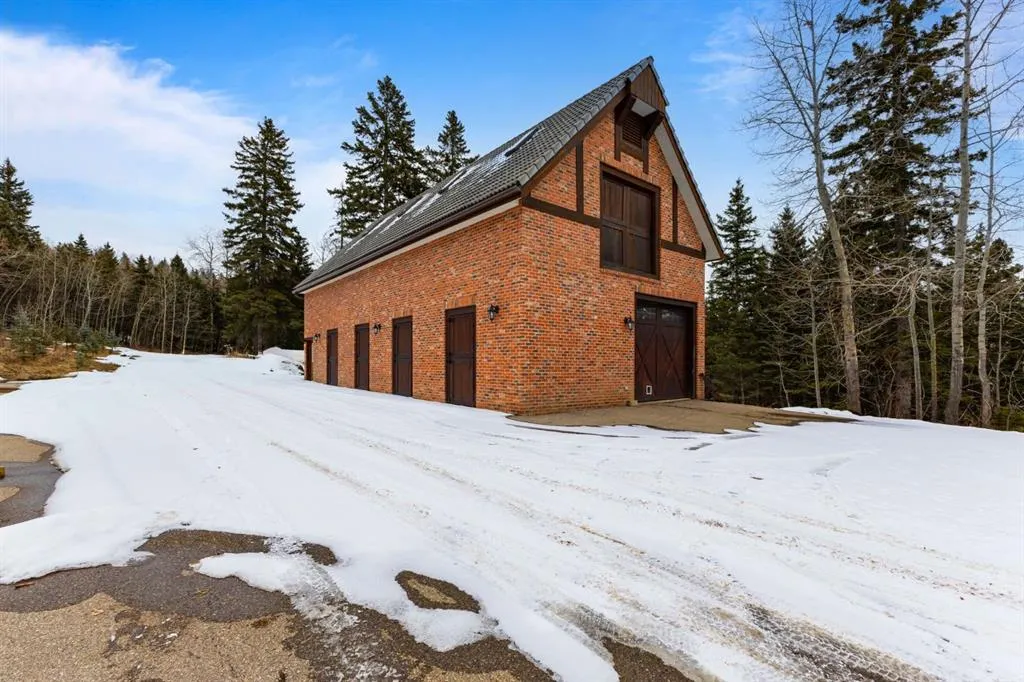 290142 Parkins Road W, #100