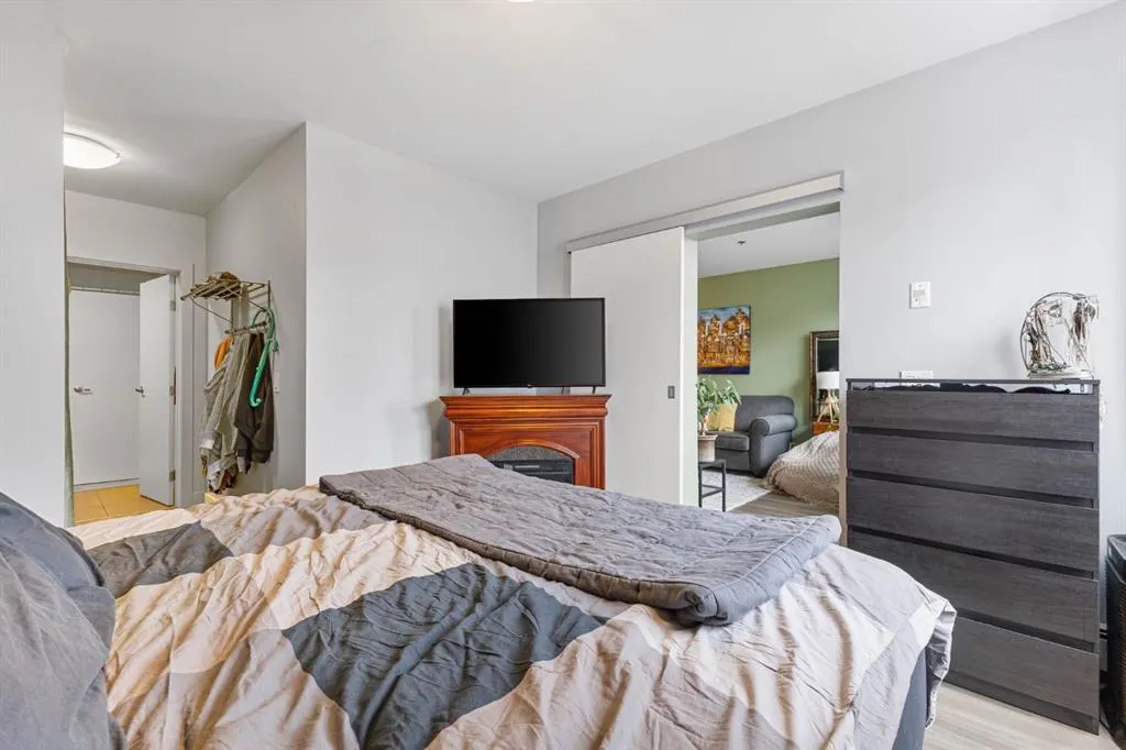 955 McPherson Road NE, #323