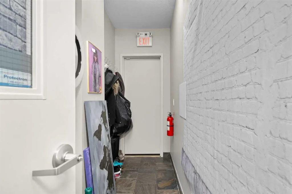 14 Crystalridge Drive, #200