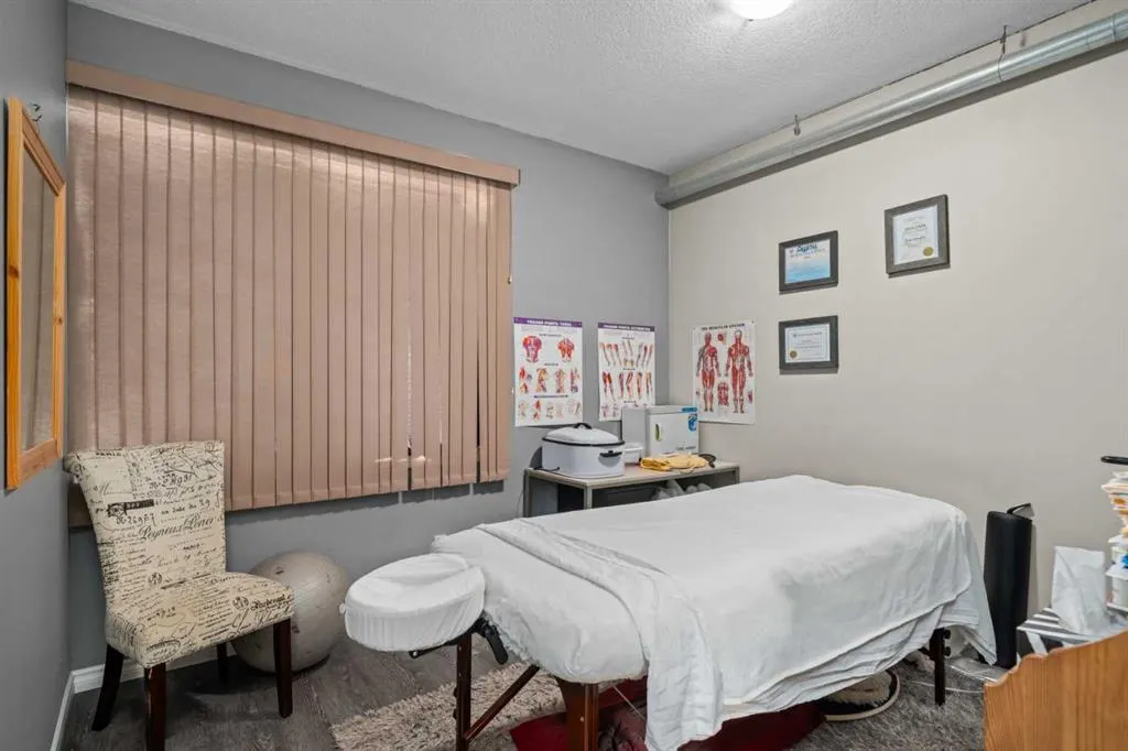 14 Crystalridge Drive, #200