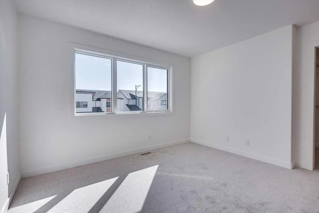 26 Inglis Crescent