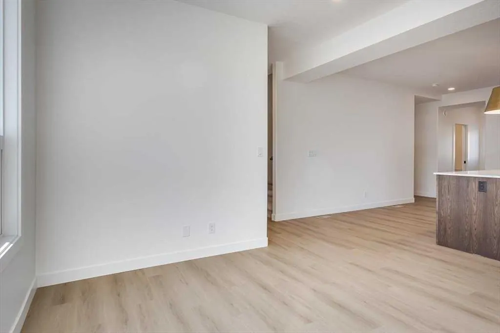 26 Inglis Crescent