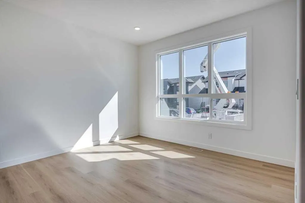 26 Inglis Crescent