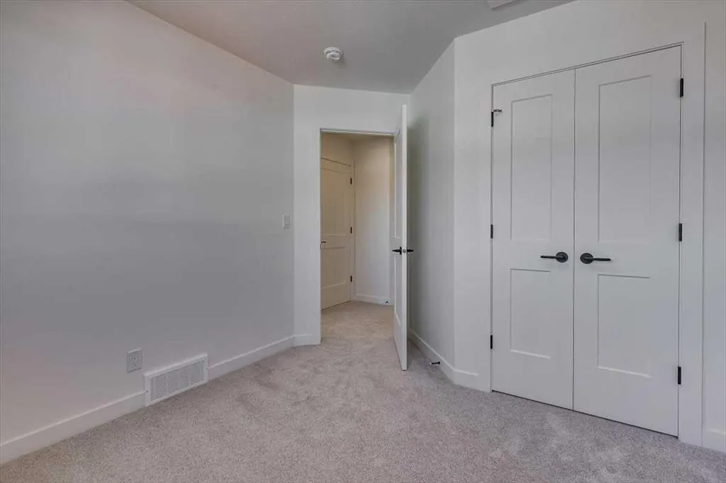26 Inglis Crescent