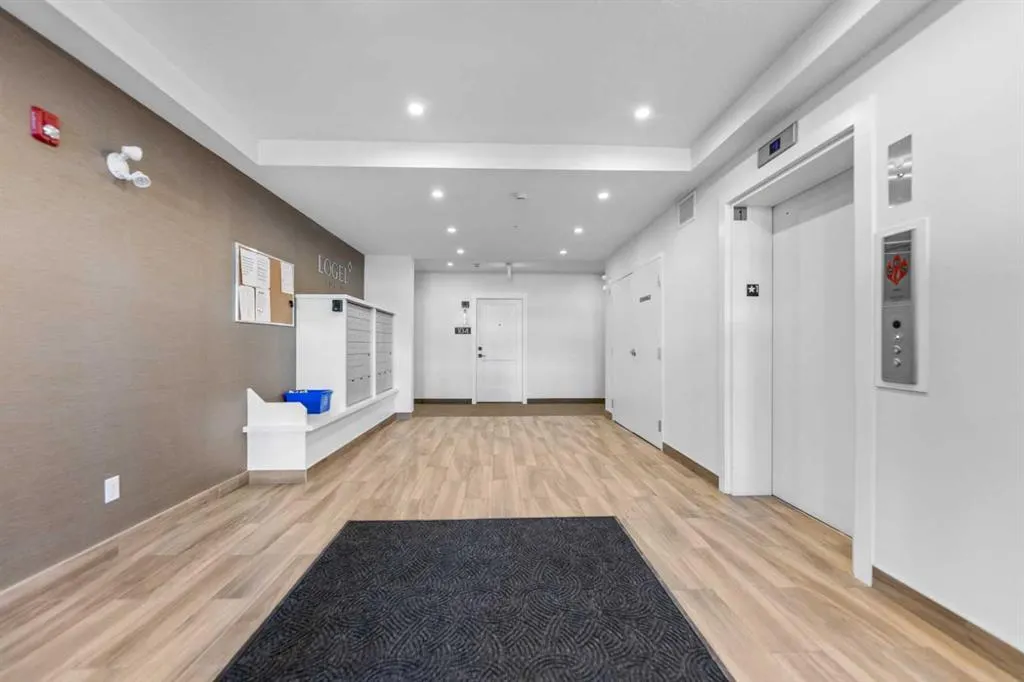 20 Sage Hill Walk NW, #105