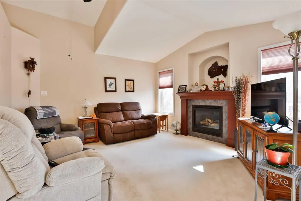 186 Fairmont Boulevard S