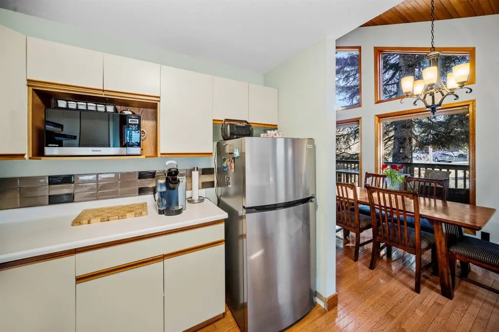 20 Pinewood Crescent