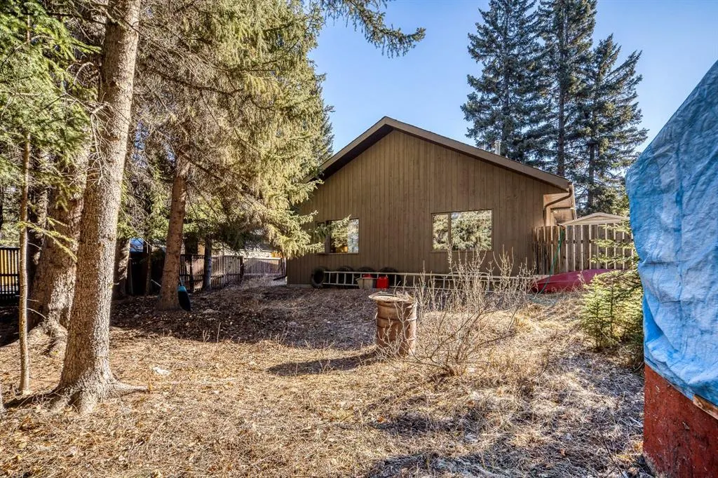 20 Pinewood Crescent