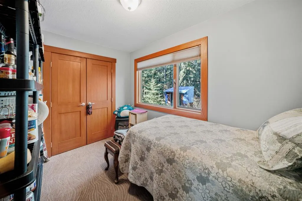 20 Pinewood Crescent