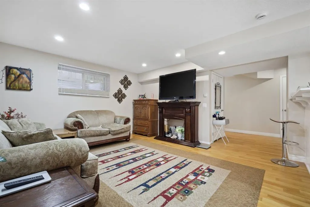 122 Autumn Circle SE
