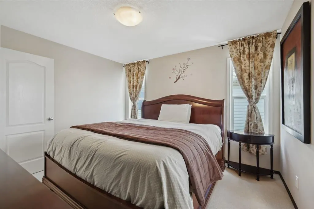 122 Autumn Circle SE