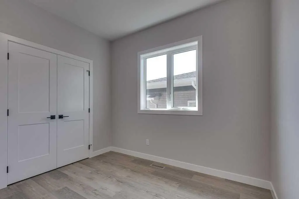 117 Gray Close