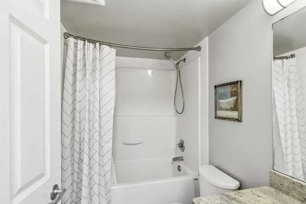 7901 King Street, #1102