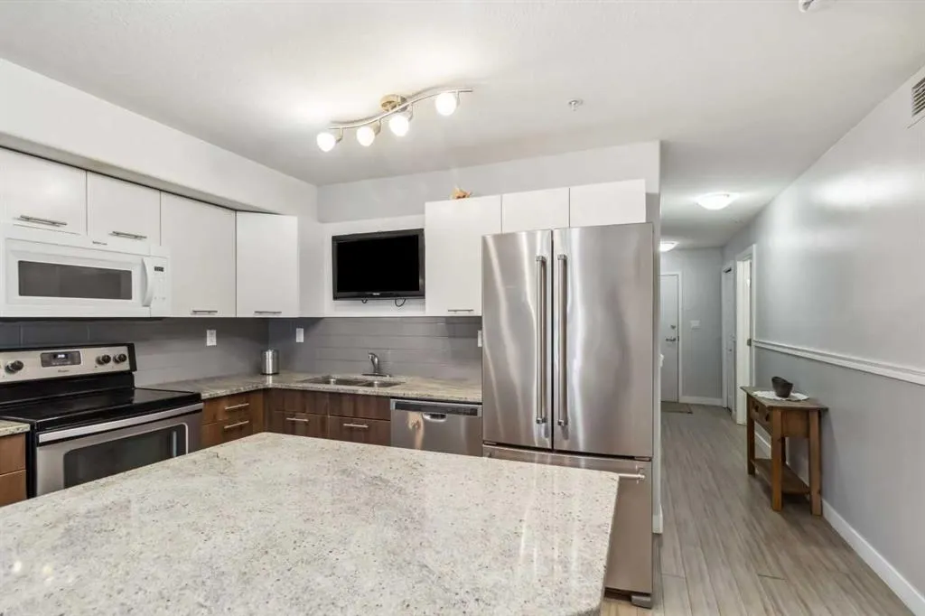 7901 King Street, #1102