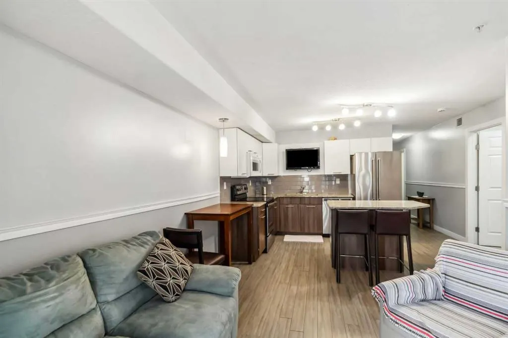 7901 King Street, #1102